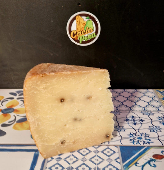 PECORINO SICILIANO STAGIONATO CON PEPE